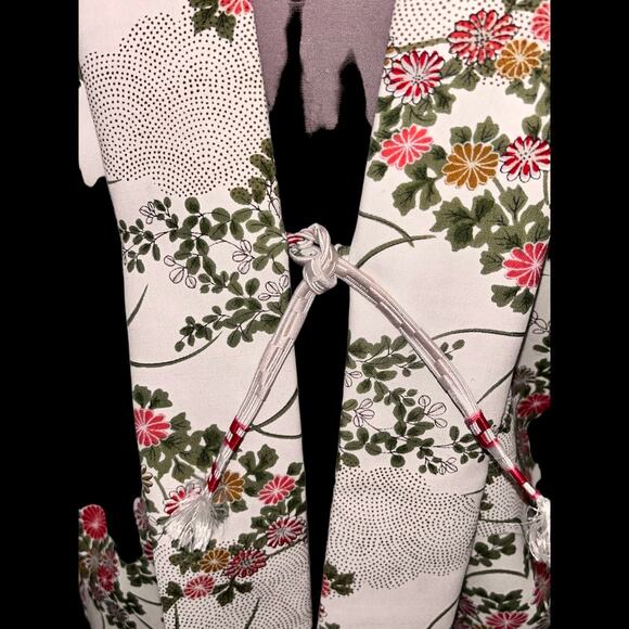 PERFECT Amazing, Perfect Condition Short Authentic Silk Kimono One Size - Picture 5 of 9